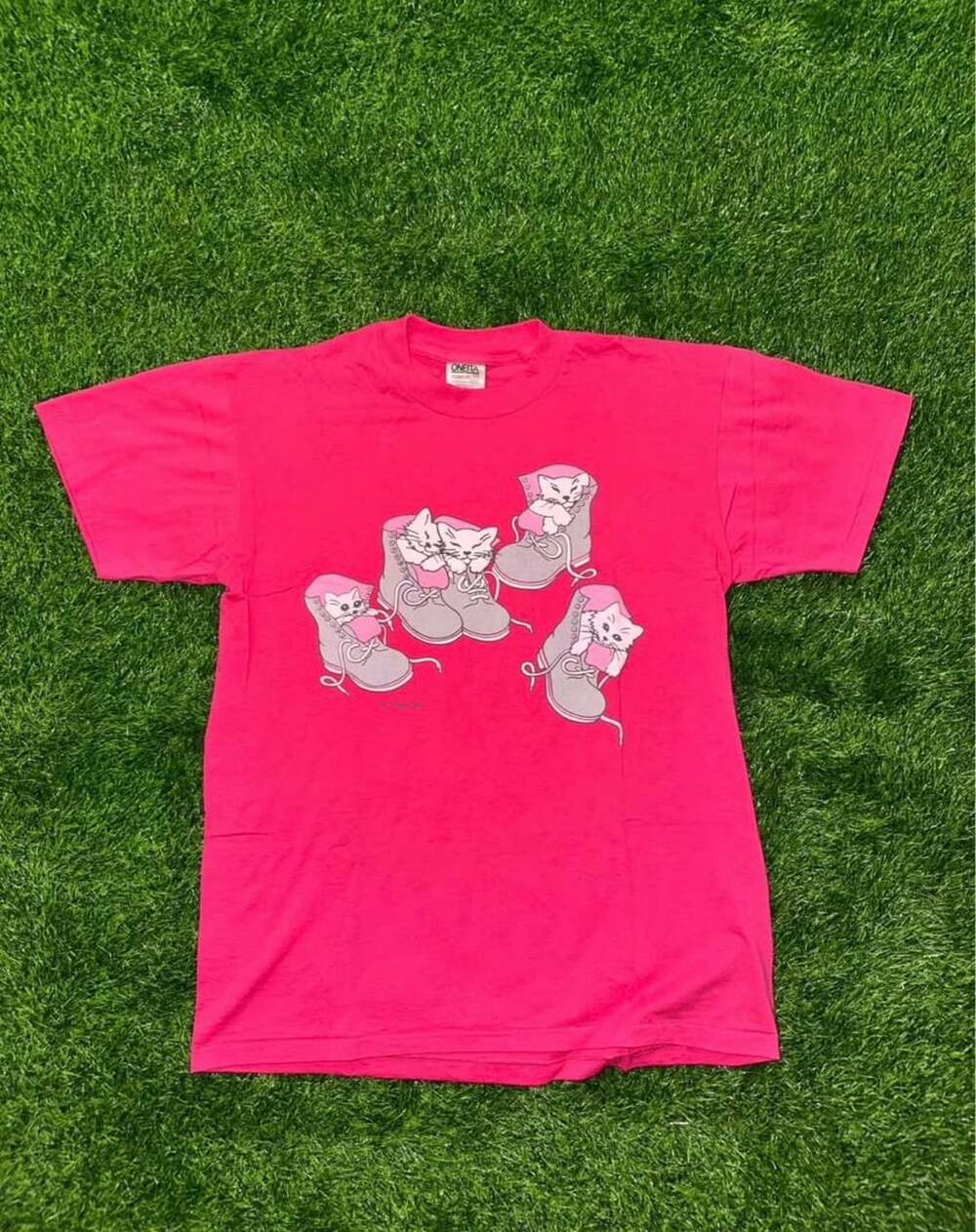 Oneita Kittens In Boots T-Shirt Size Large Pink